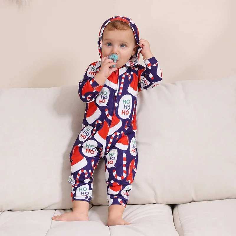 2025 New Christmas Family Matching Onepiece Pajamas Jumpsuit FatherSon MotherDaughter Romper Hooded Family Looking Outfits L251021JJ7T