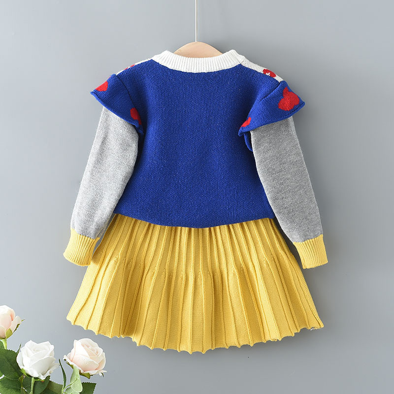 New European and American autumn and winter girl baby Snow White knitted designer set, children's fashion sweater pleated skirt two-piece set
