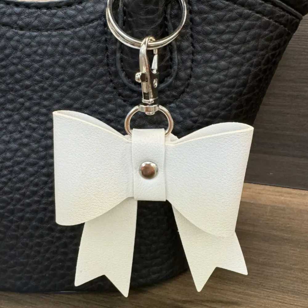 Creative Korean Style Bowknot Leather Keyring Luxury Antilost Pu Key Chain Trendy Bag Charm Bag Pendant Car Accessory W251021