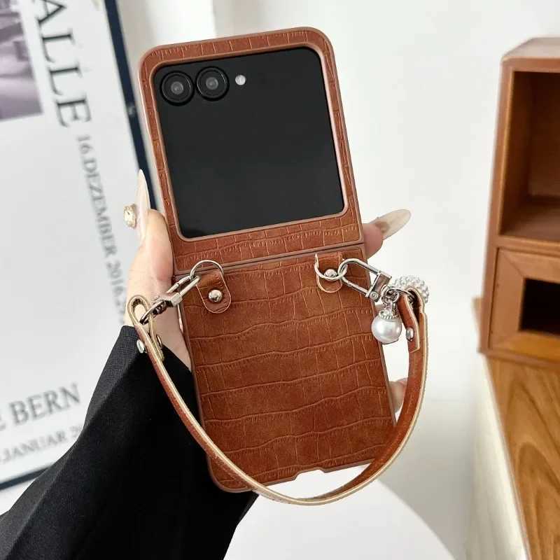 Wrist Strap Alligator Pattern PU Leather Phone Case for Razr 60 Pro 50 Ultra Moto Razr 60 50 Shockproof Cover J251114