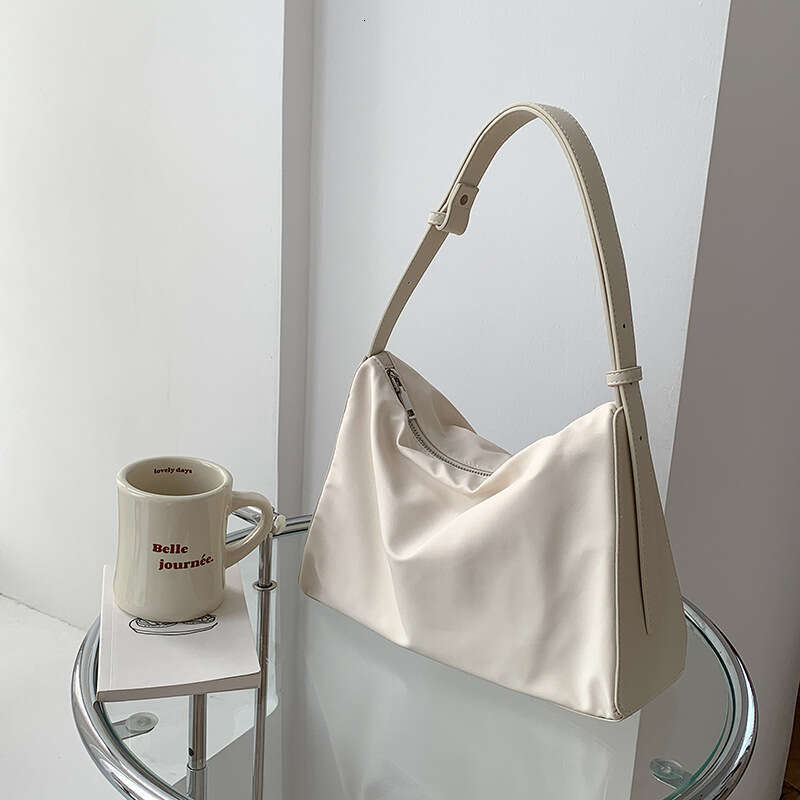 Korean New Fashion Handbag Casual Shoulder Ins Style Women's Crossbody Versatile Large Capacity Nylon Underarm Bag B5