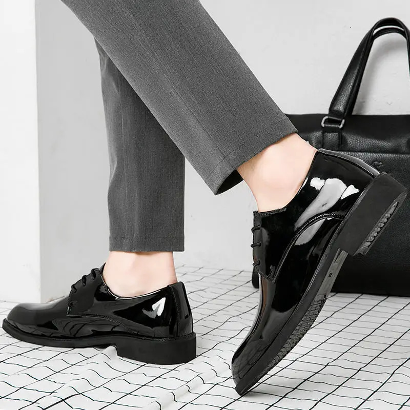 Autumn Winter Bright Upper Business Patent Leather Dress Shoes Man 2025 Trend Elegant Social Shoe for Men and Classic Party 39 251021