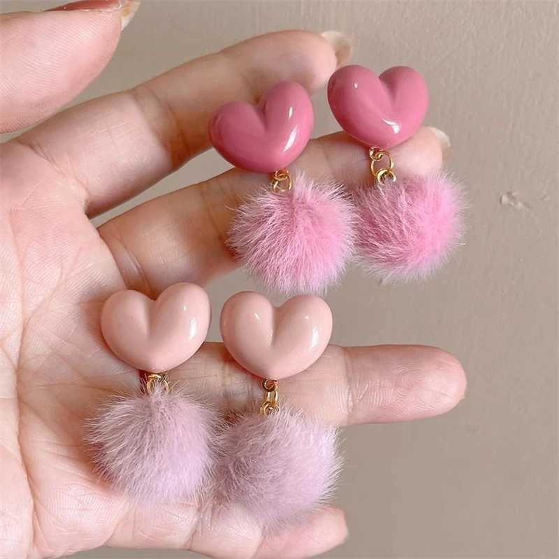 Sweet Pink Love Heart Hairball Earrings for Women Girls Temperament Furry Fluffy Ball Dangle Earring Fall Winter Kawaii Jewelry J251021