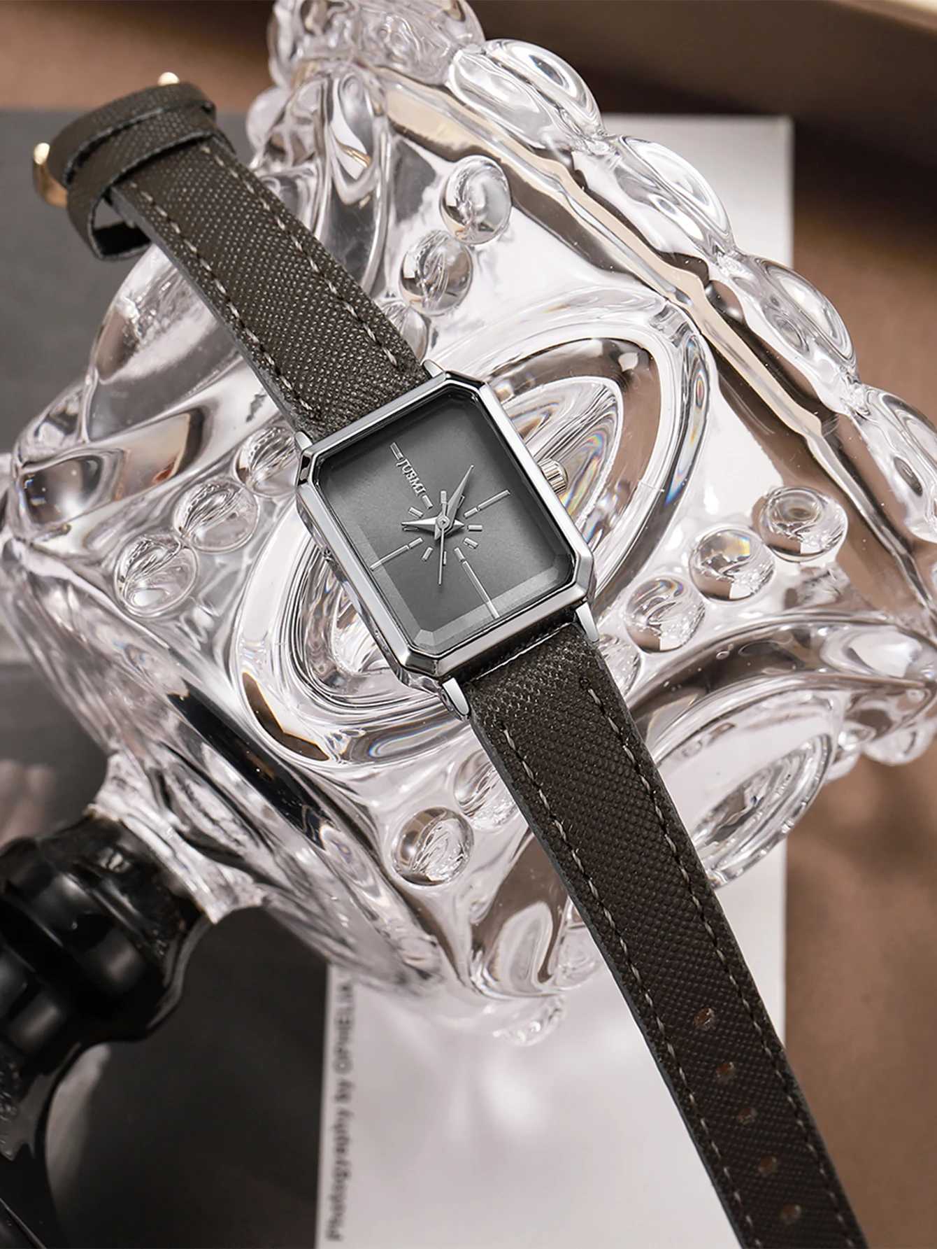 Small fashion ladies quartz suitable for Christmas Halloween holiday giftXJ251021