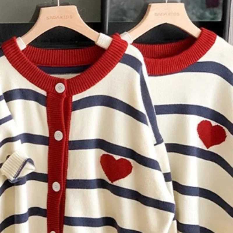 2025 Knitted Cardigan Coat for the Whole Family Christmas Children Autumn Sweater ThreeLine Pattern Love ForeignStyle Clothes L251021ZYVW