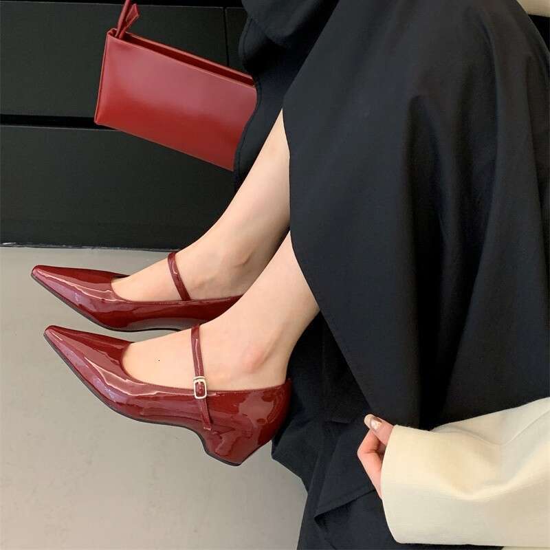 New Designer Shoe Women's Elegant Mary Jane with Shallow Mouth, High Patent Leather Pointed Toe & Chunky Heel Single Shoes