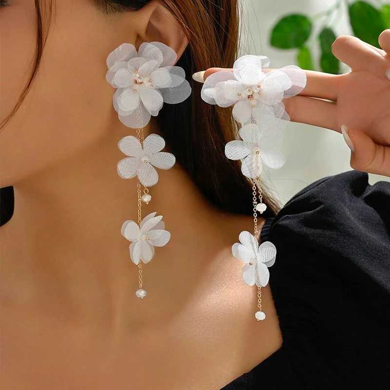White Fabric Flower Drop Earrings For Women Gold Plating Chain Long Tassel Faceted Acrylic Beads Dangle Earrings Trendy Jewelry J251021