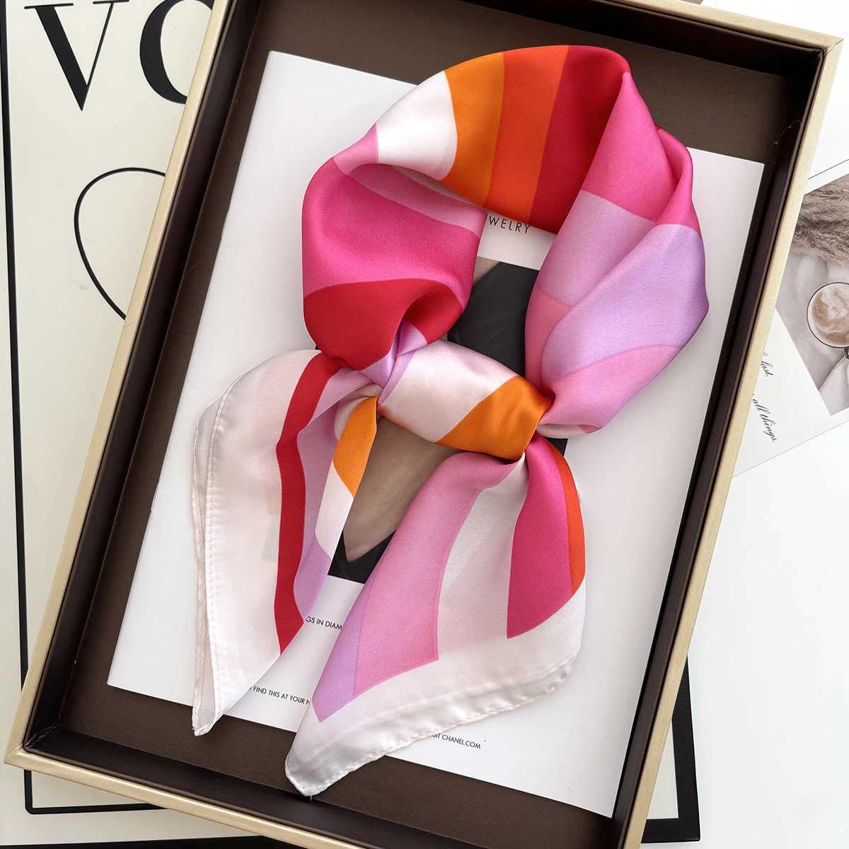 New Literary Fashionab Bandana Imitation Silk 7070cm Tpeent Square Scarves Wen SpringSummer Soft Satin ScarfW251021