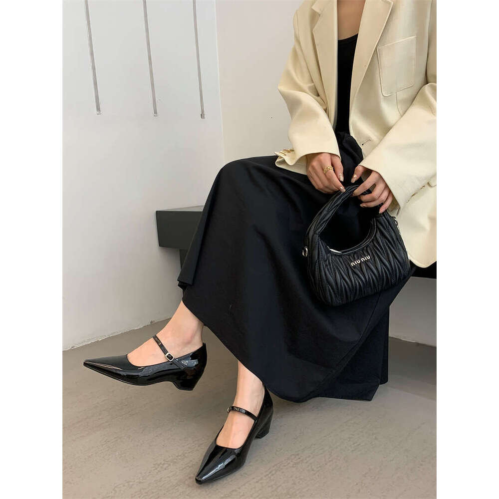 New Designer Shoe Women's Elegant Mary Jane with Shallow Mouth, High Patent Leather Pointed Toe & Chunky Heel Single Shoes