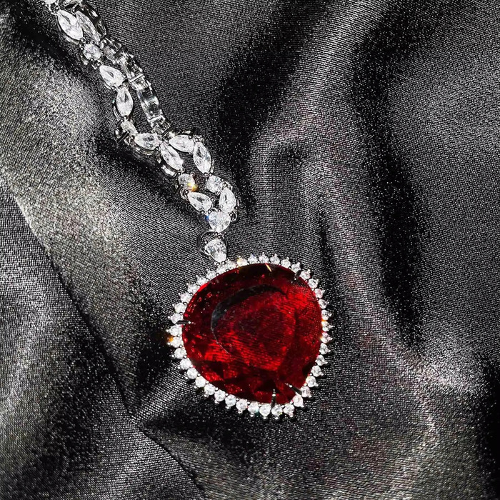 Blue Red TITANIC Heart of the Ocean Necklaces for Women Romantic Crystal Chain Pendant Necklaces Jewelry Gift Christmas Gifts 251020