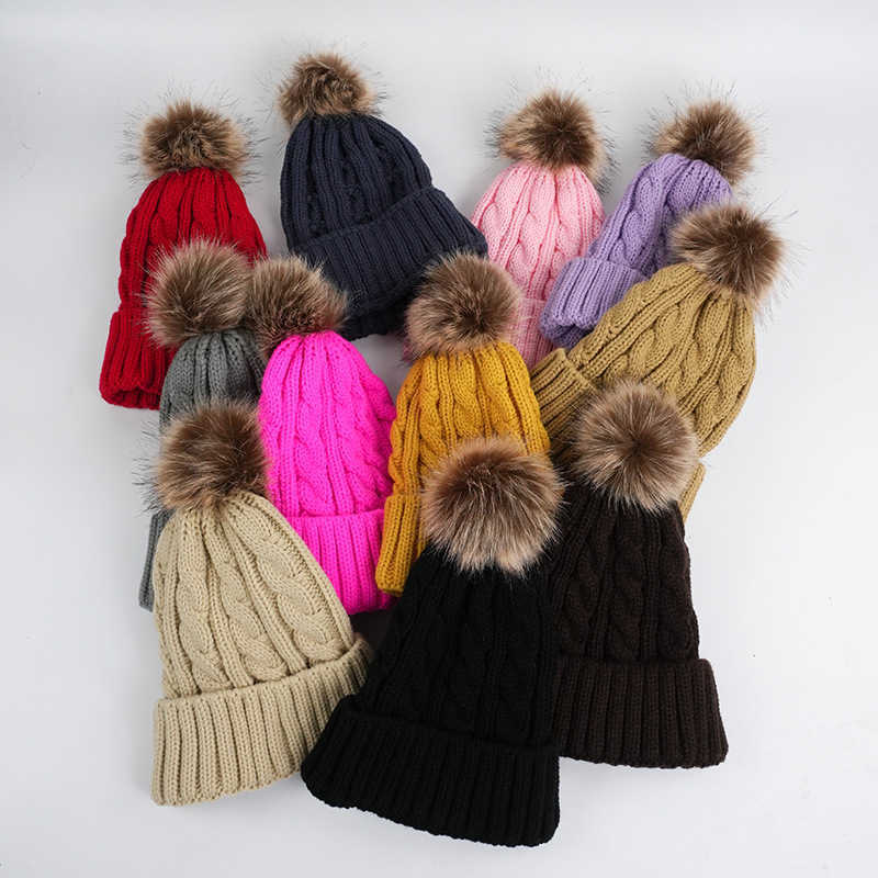 Autumn Winter Twisted Gray Ball Yarn Knitted Hat New Fashionable Warm Versatile Ear Protection Yarn Hat H251020