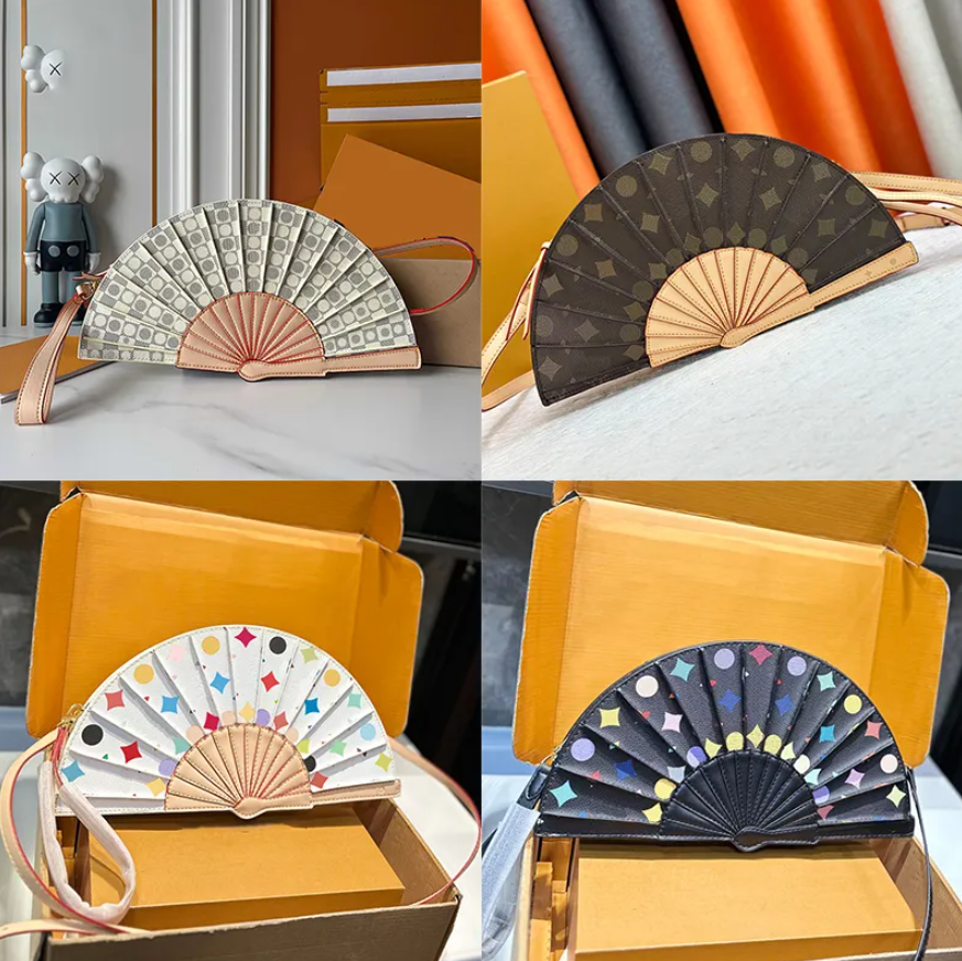 Womens Crossbody Bag Designer Shoulder Bags Fan Bag Genuine Leather Retro Tote Bag Classic Old Flower Handbag Fashion Letter Luxury Bags keychains