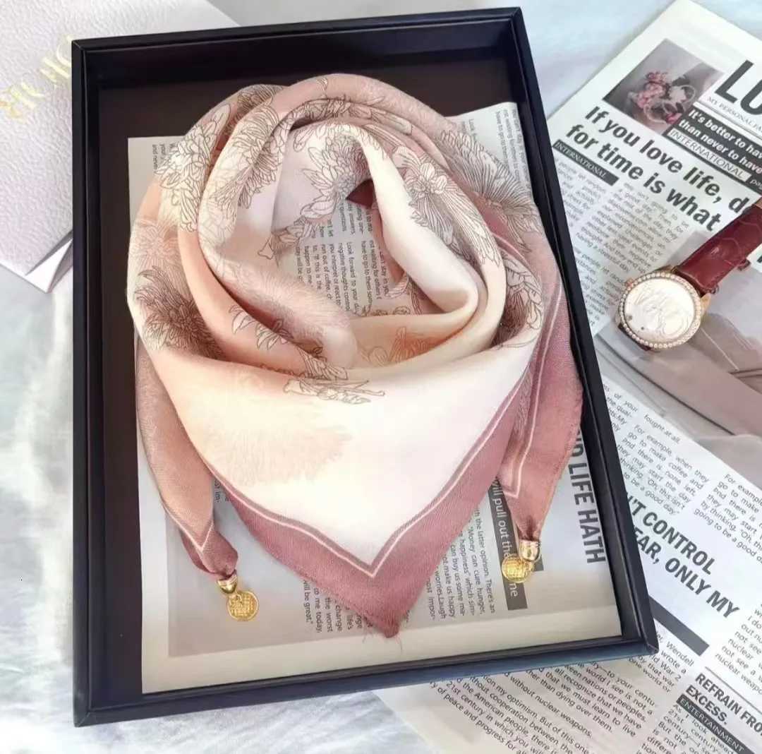 Luxury Magnetic Buckle Silk Scarf Women Print Square Scarf For Autumn Winter Warmth And Cold Resistance Fashionabl Scarves W251021