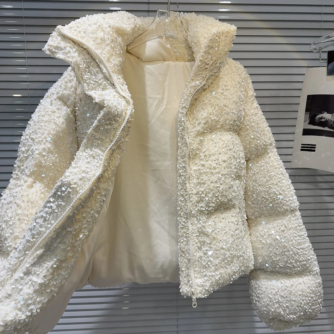Winter Warm Sequin Puff Stand Collar Down Jacket Female Thick Fluffy Parker Cotton Outwears Women White Duck Zipper Jackets 251017