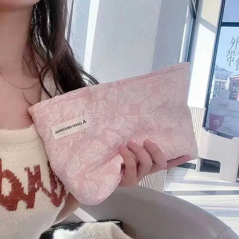 Pink Floral Embossed Portable Bag Stylish Beautiful Cosmetic Bag Large Capacity Simple Storage Bag Suitable for Everyday UseW251021