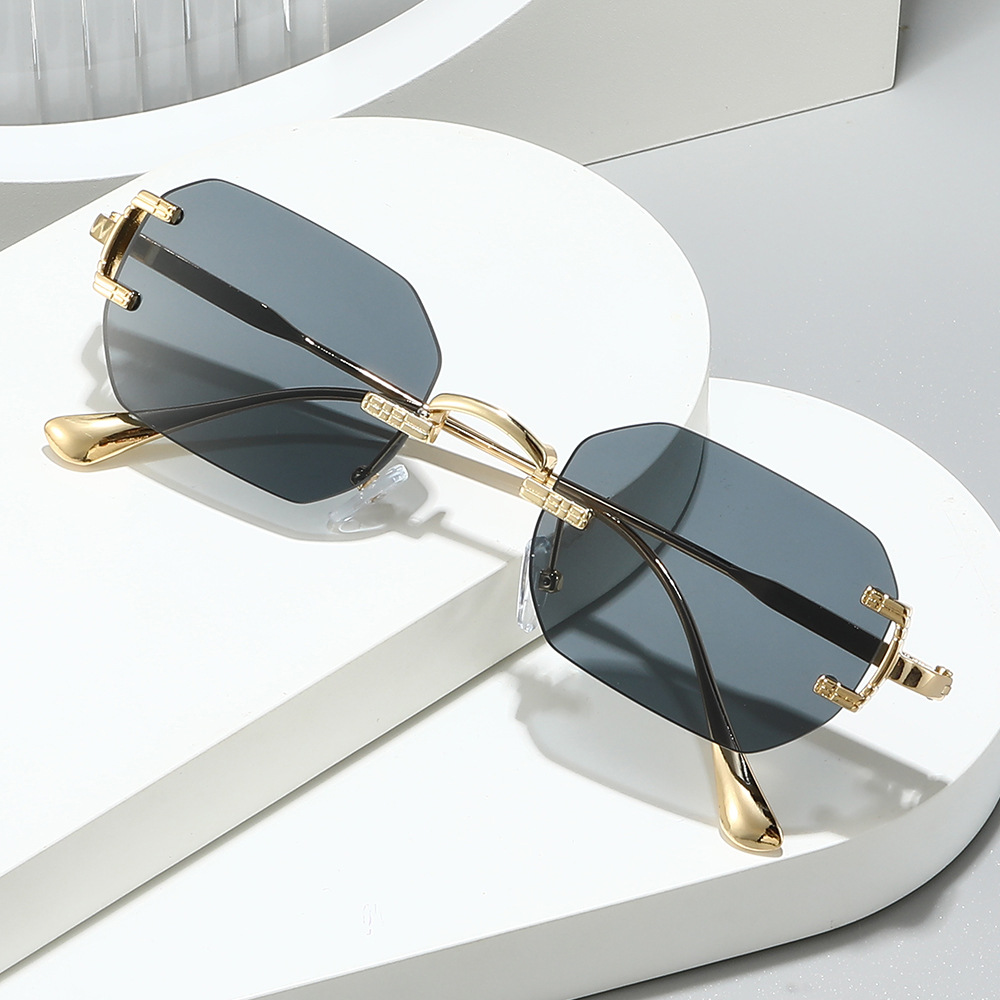 Designer Sunglasses For Women Men Oversized Sunglasses Fashion Classic Polarized Sunglasses Luxury Goggle Pilot PC Frame Oversized UV400 Eyewear KP086