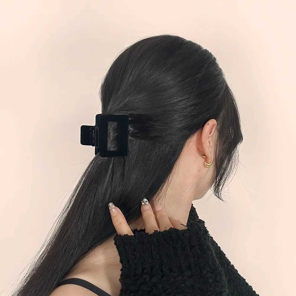 Black Velvet Large Hair Claws Clips Crab Hair Clamps Women Girls Retro Geometric Ponytail Hair Barrettes Hair Accessories WinterW254021