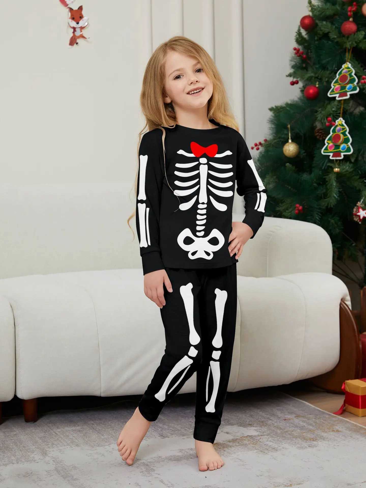 2025 New Skeleton Print Family Matching Pajamas Set Mom Dad Kids 2 Pieces Suit Baby Romper Homewear Halloween Party Look Pajama L2510215HVU