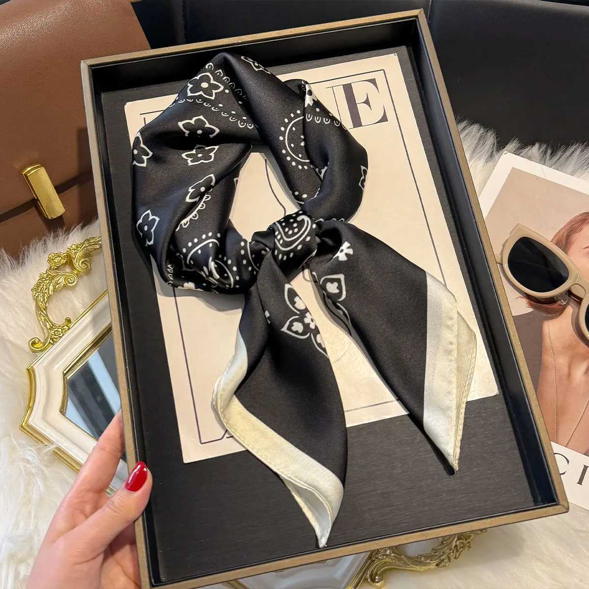 NEW Paisley Silk Square Scarf Women Satin Shawl Wrap Hijab Female Hair Band Wrist Luxury Headkerchief 7070cm Echarpe Bandana W251021