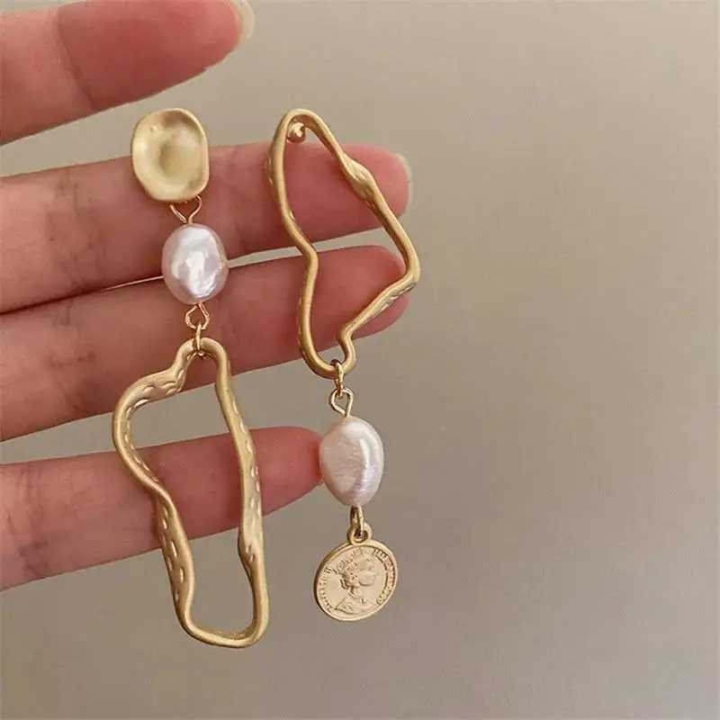 1Pair Hollow Irregular Shape Faux Pearl Decor Asymmetric Dangle Earrings Simple Y2K Style Creative Female Jewelry J251021