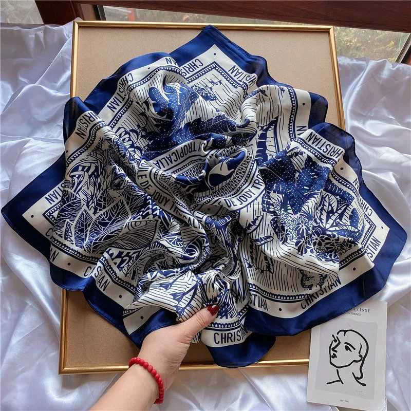 1 Pack Ladies Korean Sty Small Square Silk Scarf Retro Fashion Versati Printed Profional Neck ScarfW251021