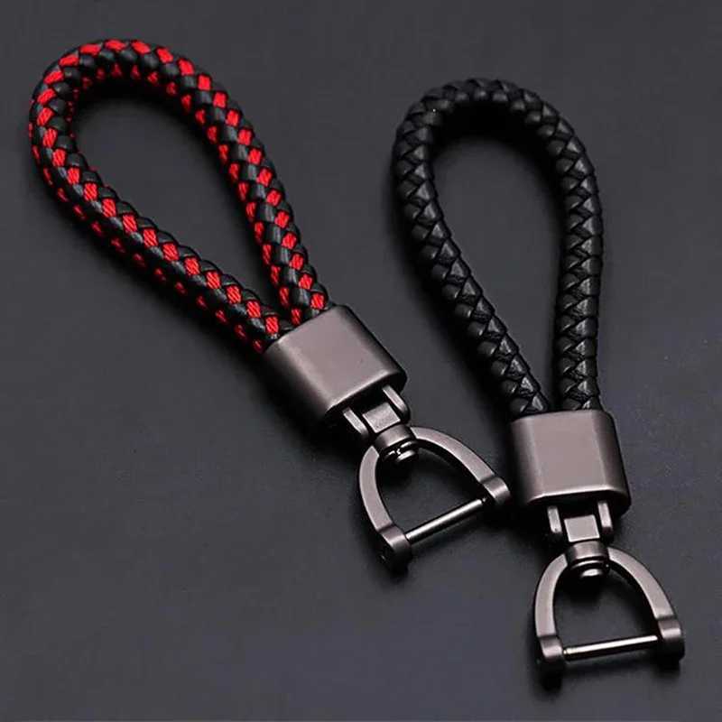HighGrade Hand Woven Leather Car Keychain 360 Degree Rotating Horseshoe Buckle Key Rings Leather Lanyard Key Chain Accessories W251021