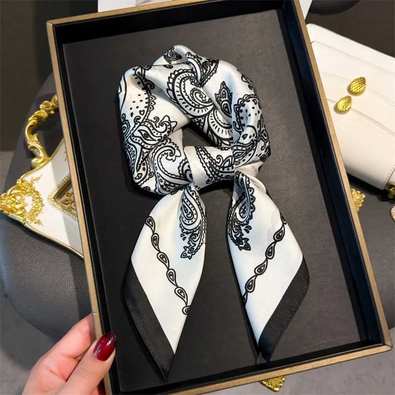 Luxury Paisy Print Square Scarf Soft Satin Scarf Neckerchi Popar Scarves Band Suit Scarf Tie Neck BagW251021