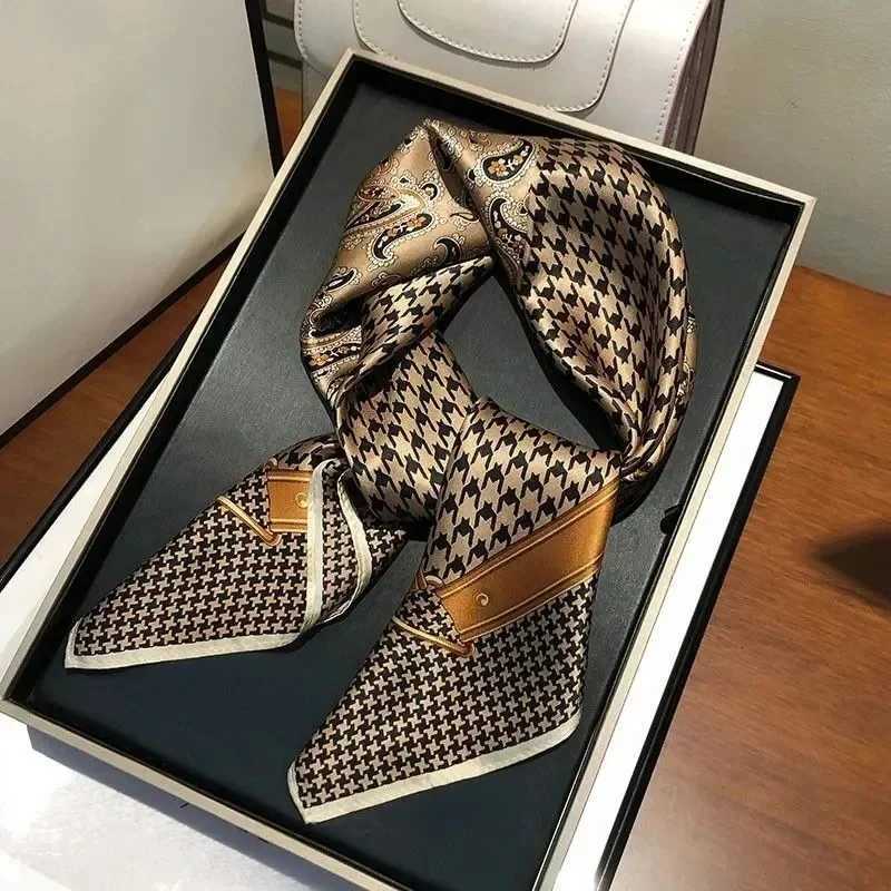 Luxury Paisy Houndstooth Printed Square Scarf Coffee Color Thin Smooth Neck Scarf Vintage Sty Sunscreen scarf For WenW251021