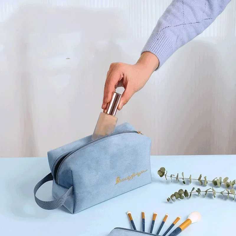 Fashion Women Cosmetic Bag Travel Sanitary Napkin Makeup Toiletries Wash Organizer Storage Bag Velvet Neceser Make Up PouchW251021