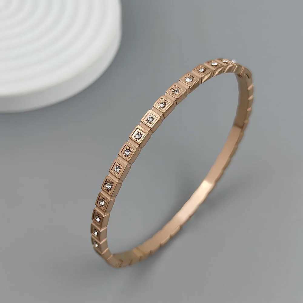 Classic square zircon goldplated stainless steel bracelet 18K high quality waterproof couple bracelet wife gift J251021