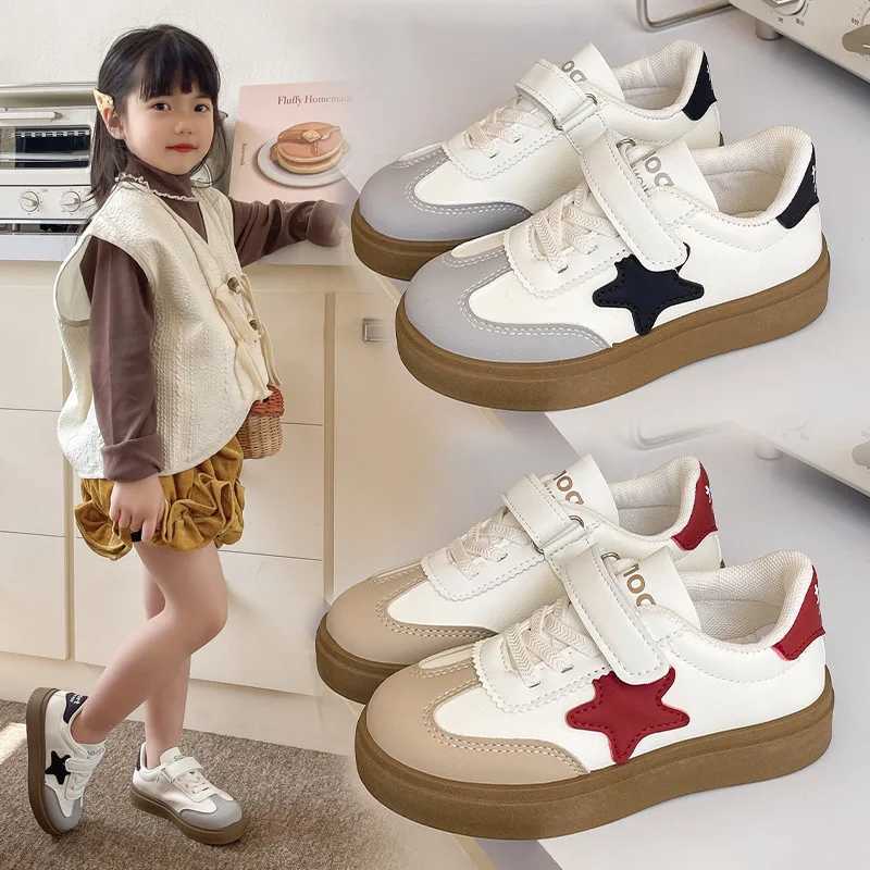 Childrens Little WhiteShoesGirlsKindergarten Indoor Shoes 2025 Spring and Autumn New Girls Baby Antislip Softsoled Shoes Tide W251021