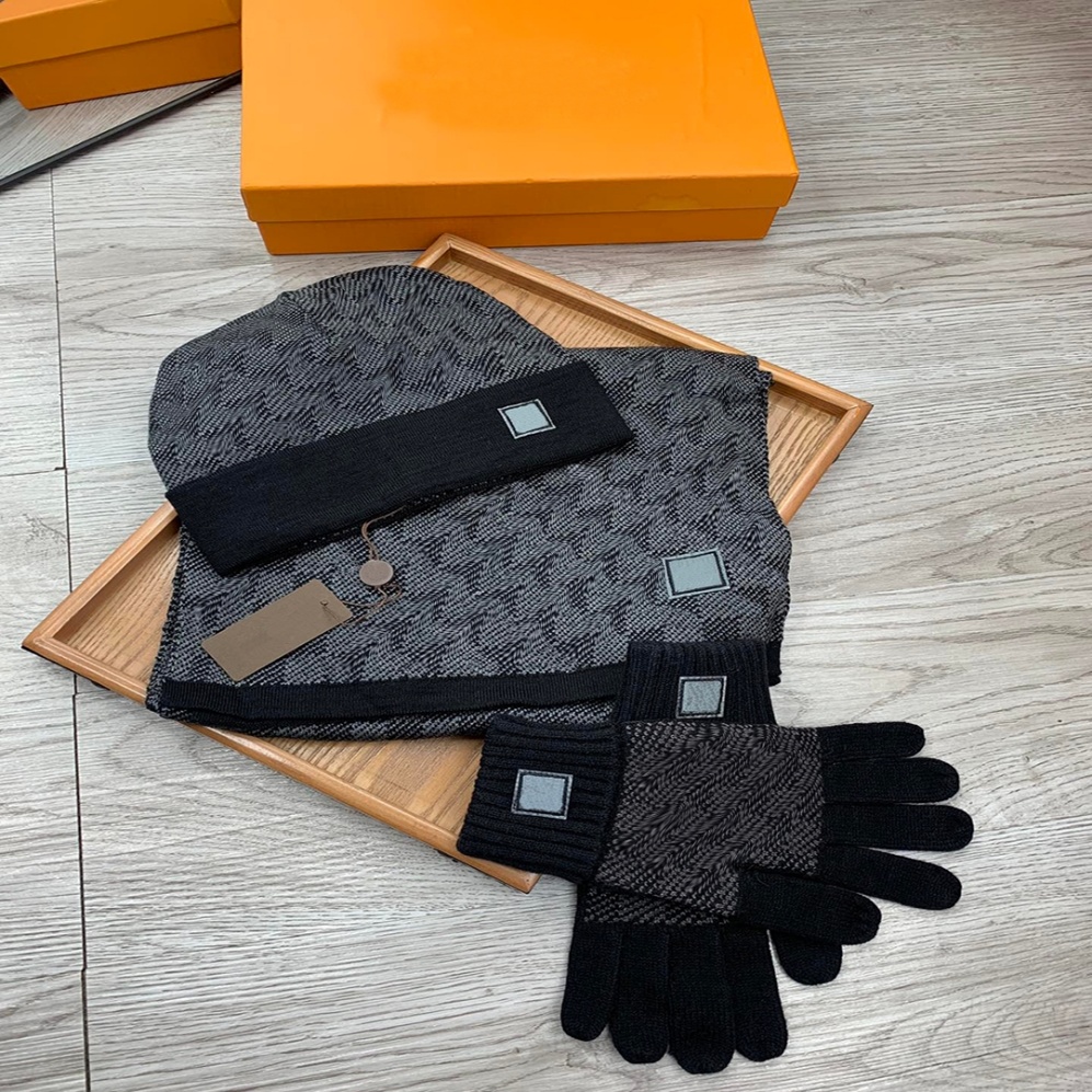 designer hat scarf Gloves men beanie woman winter scarves Sets Fashion snapback Jacquard Thick Knitted Outdoor Leisure skate cover sneck Keep warm Scarves Sets