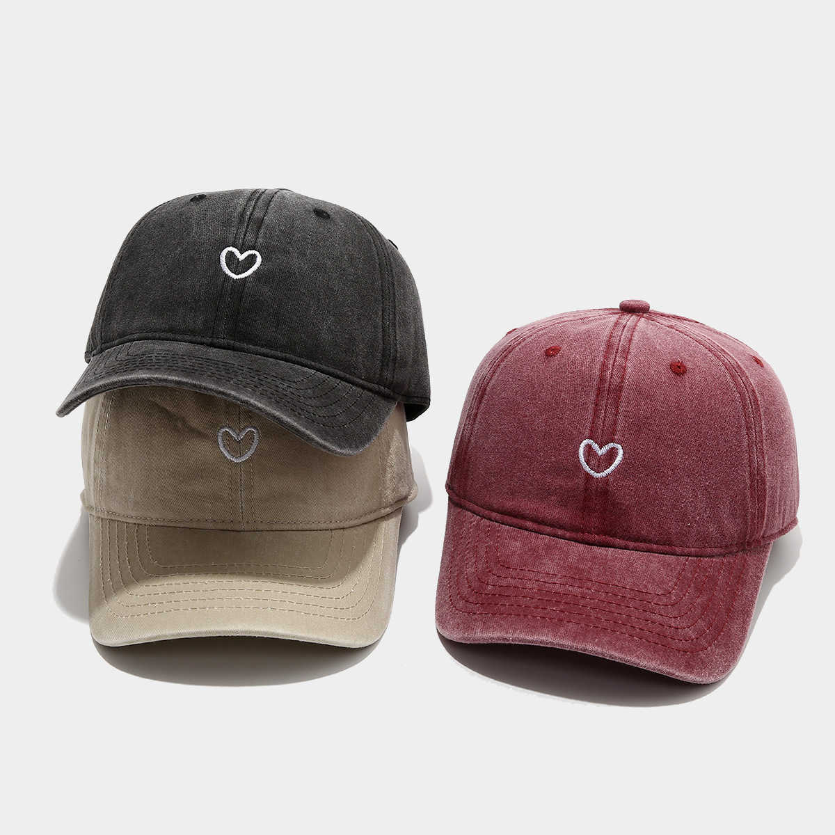 Artistic Small Heart Embroidery Soft Top Fashion Baseball Cap for Women Summer Outdoor Simple Washed Baseball Cap for Men Autumn H251020