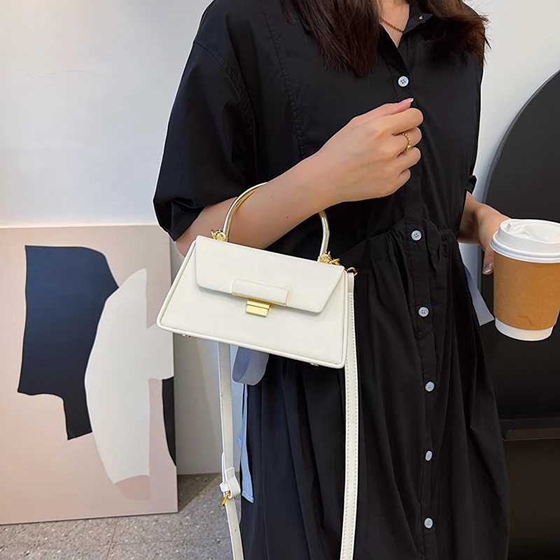 Luxury Brand Womens Messenger Bag WaterResistant Leather Adjustable Crossbody Shoulder Strap Designer Ladies Handbag Z251018