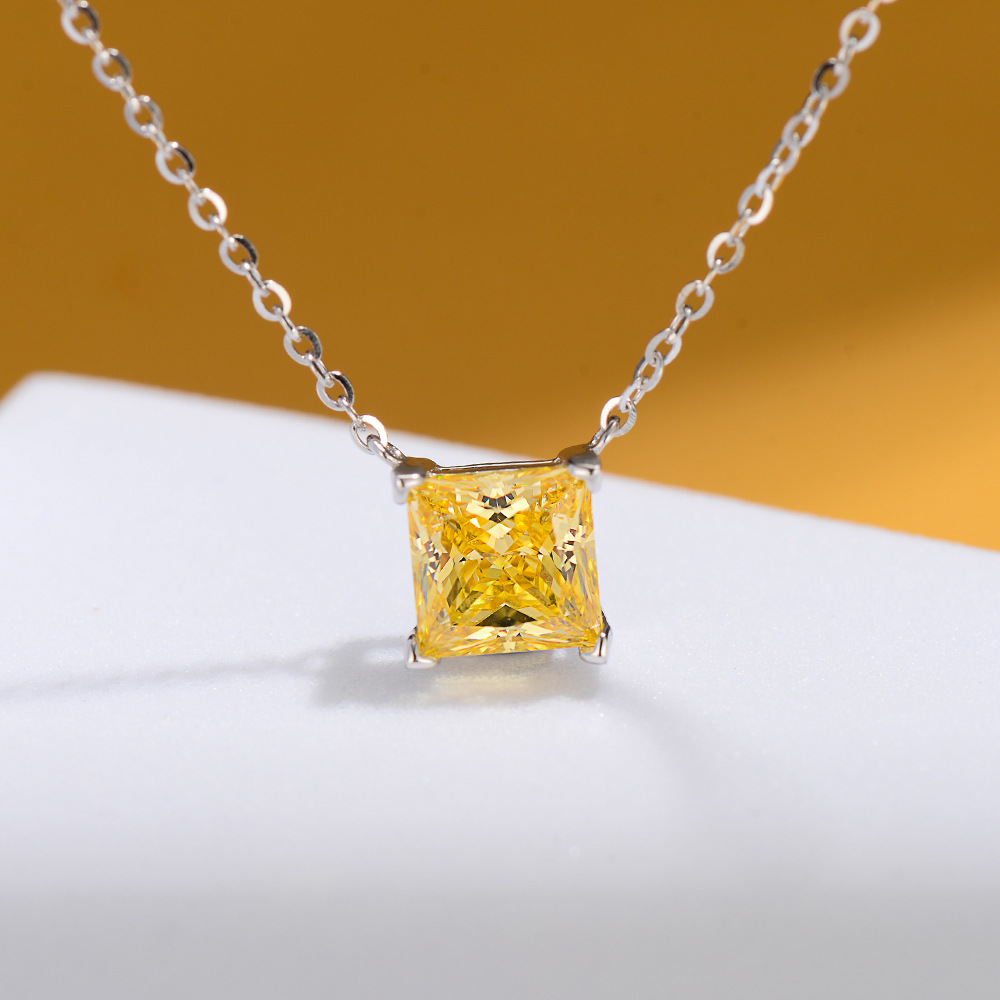 2025 Choucong Sparkling Square Pendant Solitaire Simple Fashion Jewelry Real 100% 925 Sterling Silver Princess Lab Moissanite Diamond Women Clavicle N
