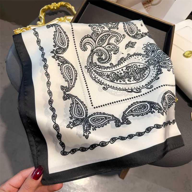 Luxury Paisy Print Square Scarf Soft Satin Scarf Neckerchi Popar Scarves Band Suit Scarf Tie Neck BagW251021
