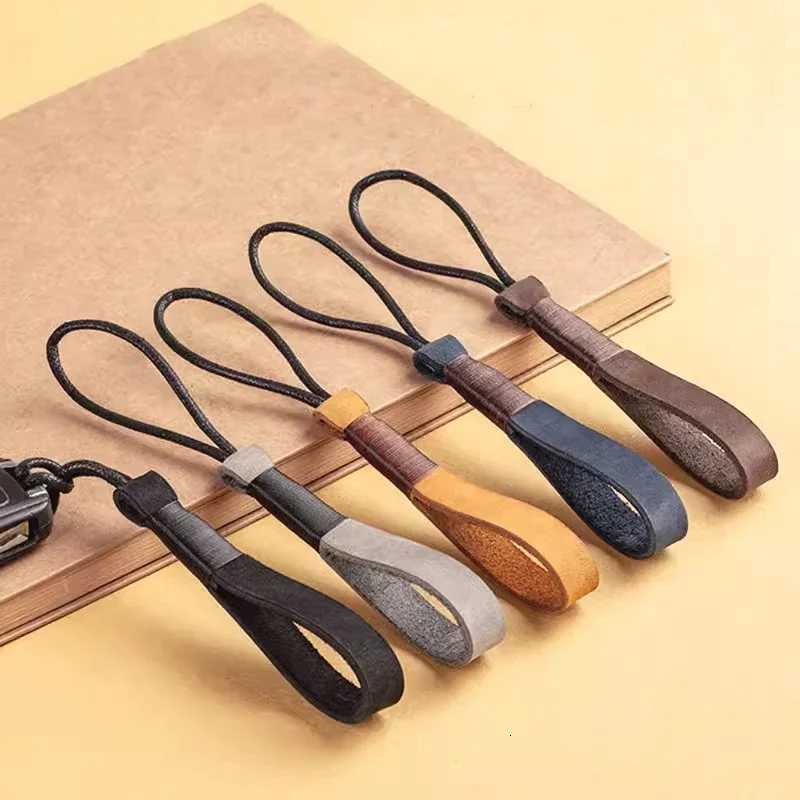 Upscale Handmade Real Leather Cowhide Auto Keychain Wrist Rope Belt Key Chain Men Women Car Key Pendant Accessories Diy Gift W251021
