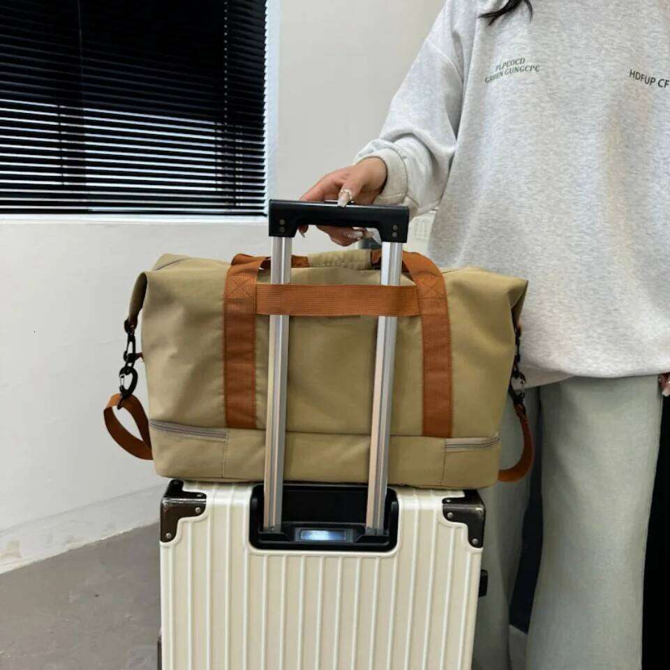 Designer Luxury Unisex Business Trip Large Capacity Lage Storage Men And Women Sports Fiess Gym Bag Light Portable Waterproof Handbags