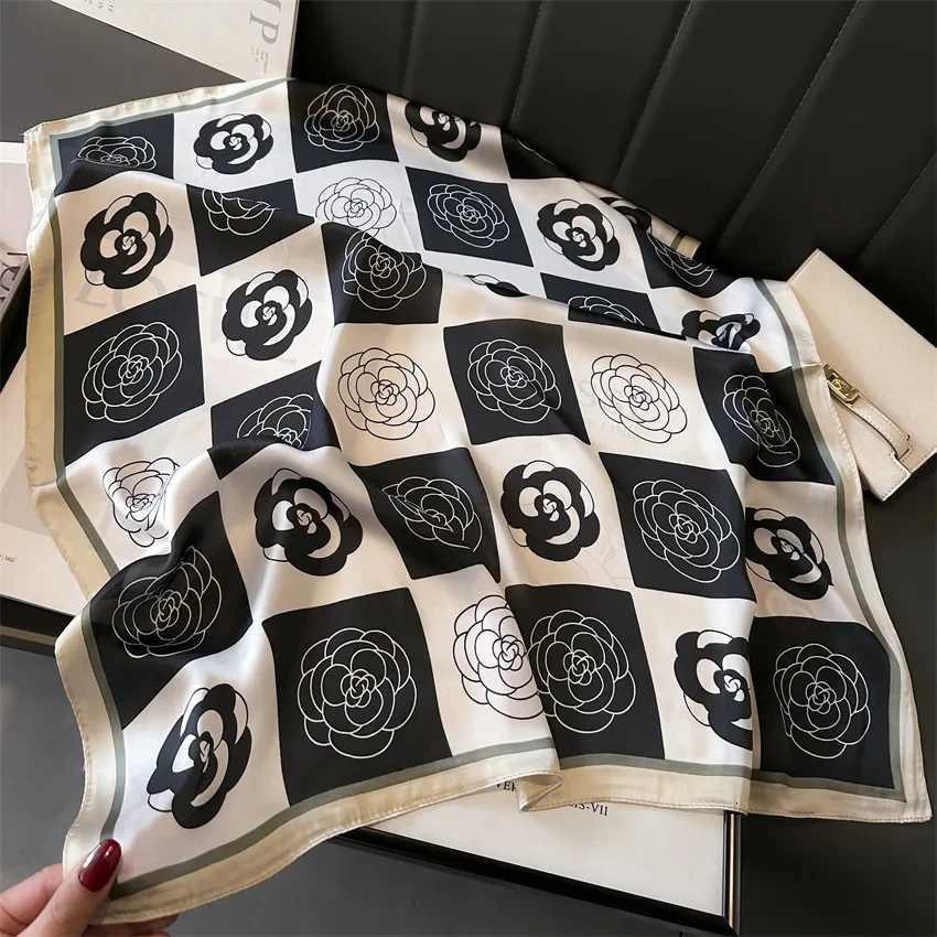 Korean Fashion Luxury Silk Scarfs Square Scarf Kerchi Popar Silk Scarves Band Wraps Scarf Decoration ShawlW251021