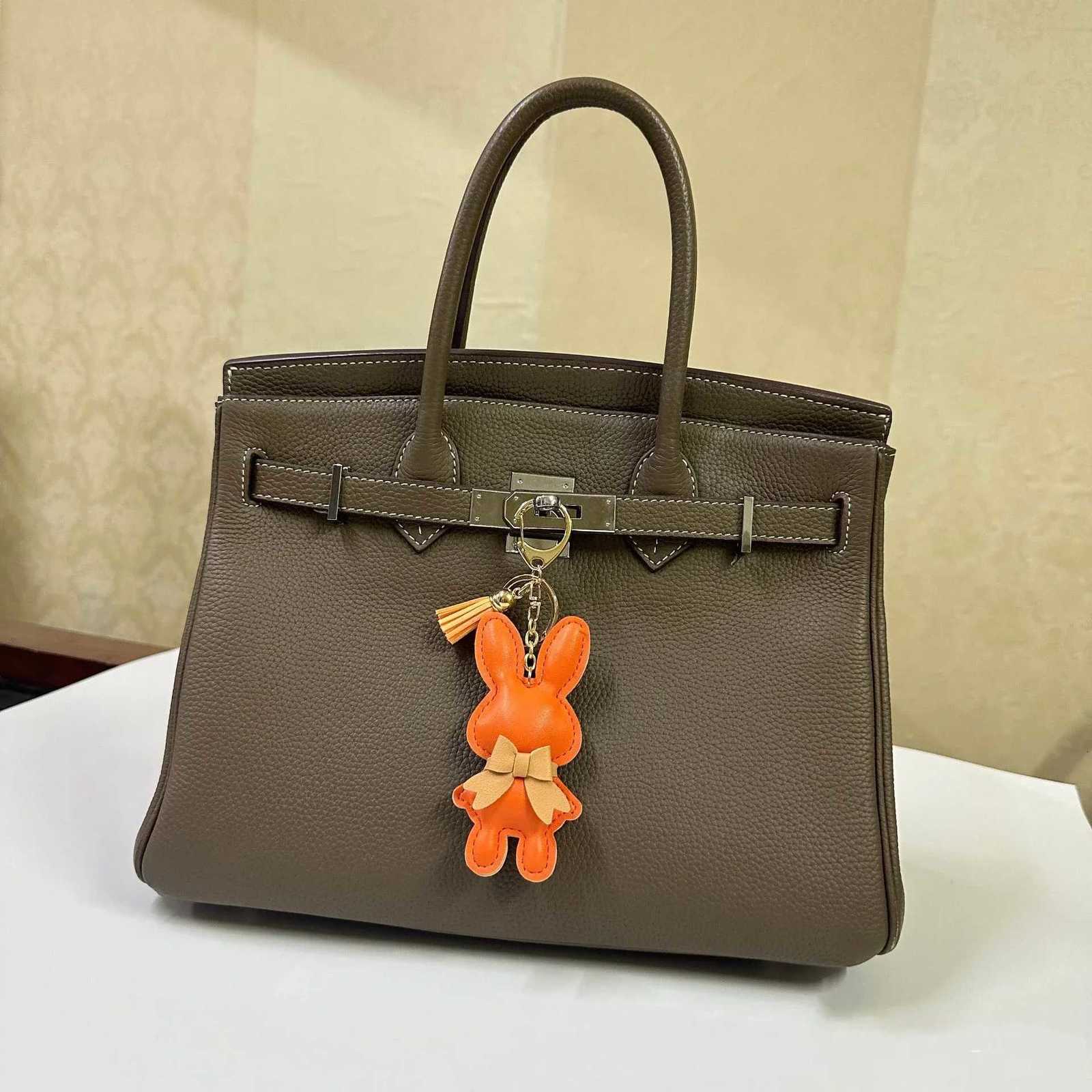 Creative Cute Rabbit Bag Pendant Leather Car Keychain Pendant Little Rabbit Keychain Student Gift Pendant W251021