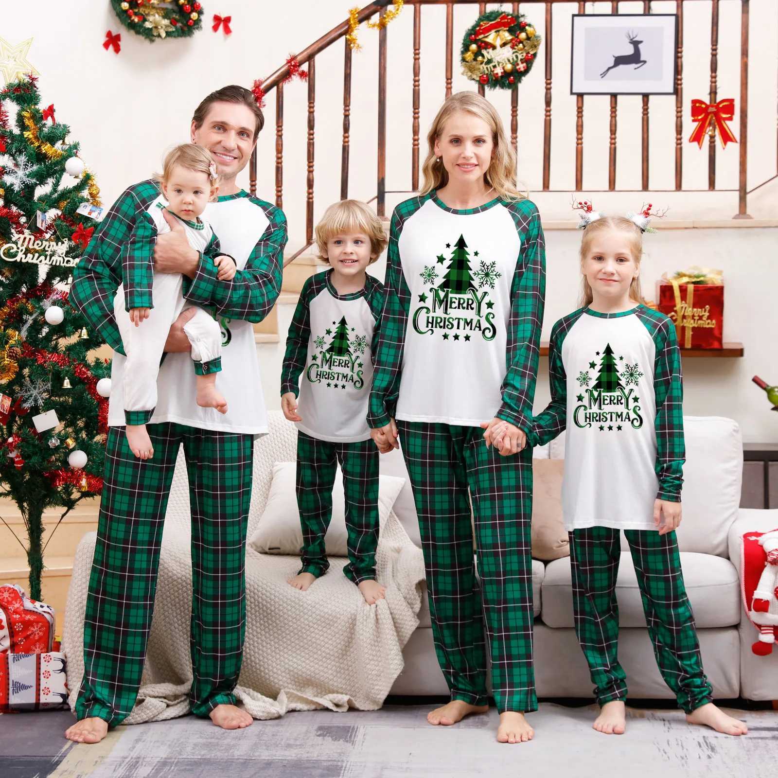 Merry Christmas Family Matching Outfits Tree Printed Mother Father Kids Pajamas Set Soft Loose Sleepwear Xmas Look Gift Pyjamas L251021GUO0