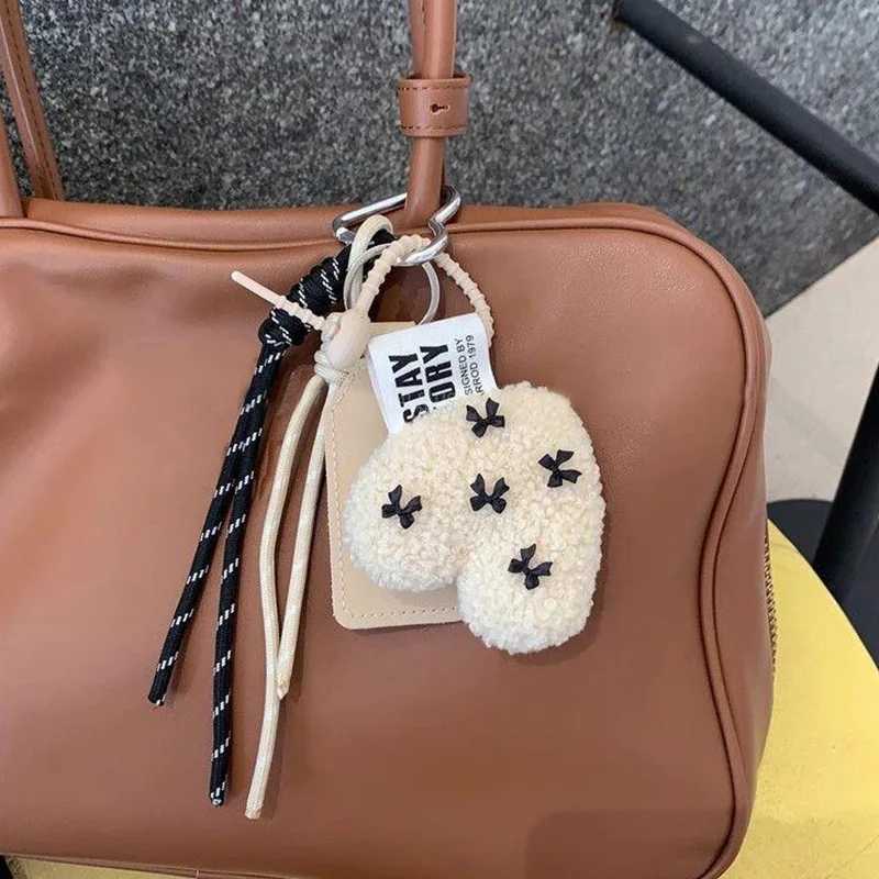 Fashion Plush Keychain Heart ShAPed Lamb Wool Braided Rope Chain Retro Plush Handmade Pendant Key Jewelry AccESSoriy J251121