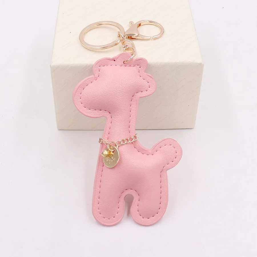 Fashion Leather Giraffe Keychain Cute Animal Pendant Women Couple Car Backpack Key Chain Charm Jewelry Gift W251021
