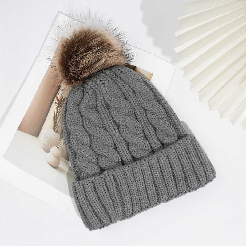 Autumn Winter Twisted Gray Ball Yarn Knitted Hat New Fashionable Warm Versatile Ear Protection Yarn Hat H251020