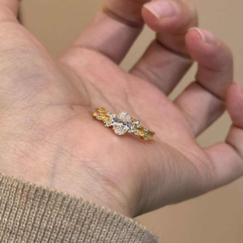 Sparkling Pigeon Egg Vintage Design Style Designer Starry Sky Point Diamond Brushed Elegant Ring