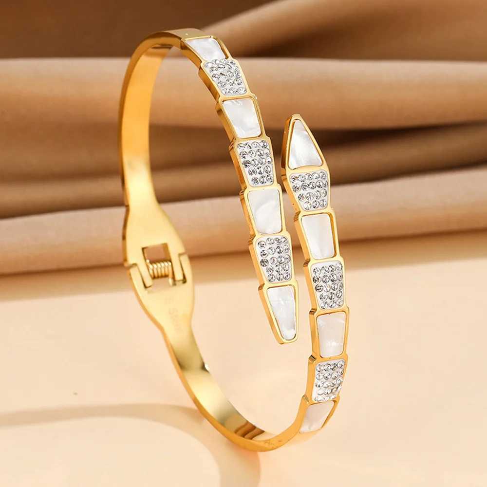 Highend luxury snake bracelet rhinestone shell snake head bracelet goldplated womens bracelet free shipping J251021