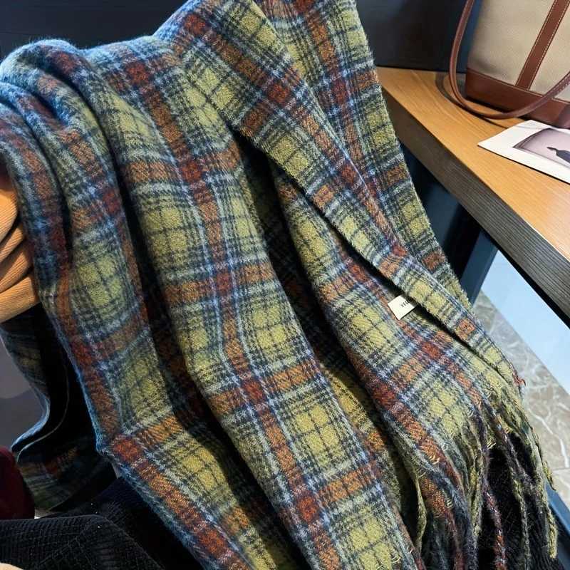 Vintage Green Plaid Tassel Scarf Women Imitation Cashmere Thickened Warmth Autumn Winter Shawl Wrap Scarves W251021