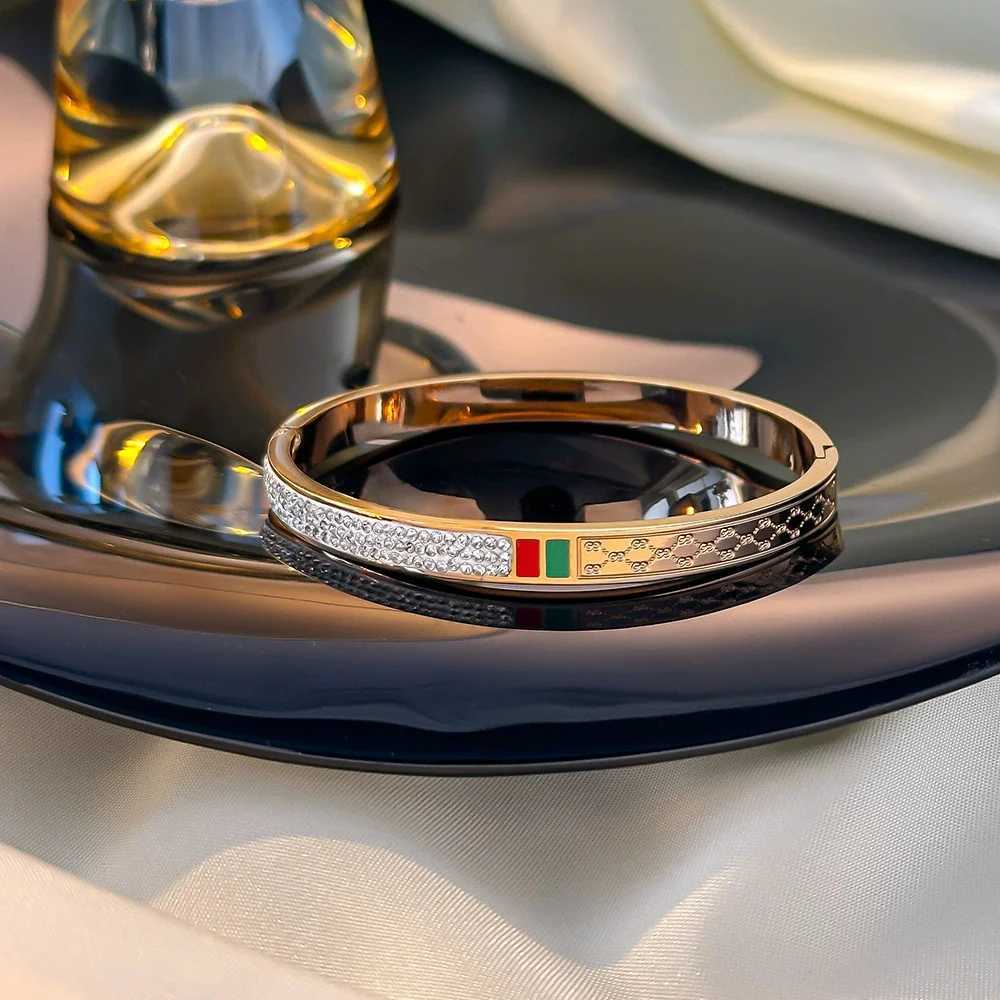 Htpwe Stainless Steel Red And Green Oildripping Zirconium Bracelet Women Plated 18k Couple Holiday Gift Bracelet Party Jewelry J251021