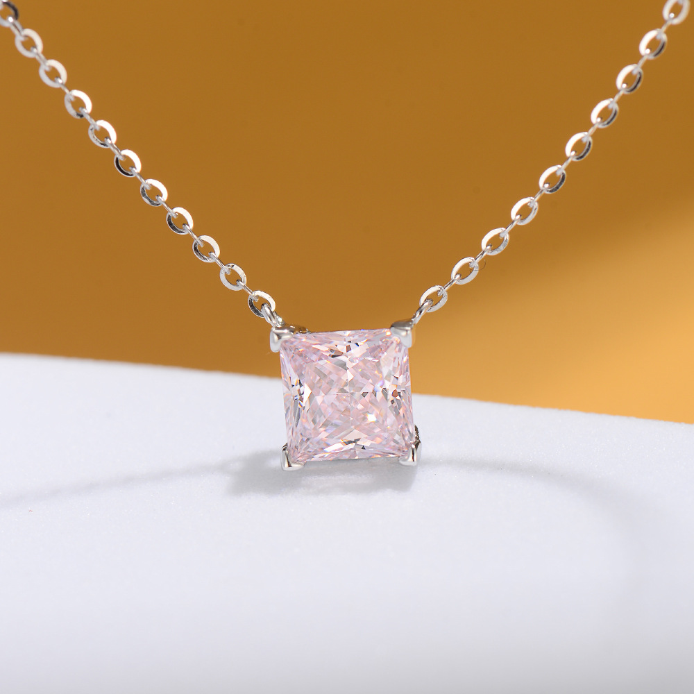 2025 Choucong Sparkling Square Pendant Solitaire Simple Fashion Jewelry Real 100% 925 Sterling Silver Princess Lab Moissanite Diamond Women Clavicle N