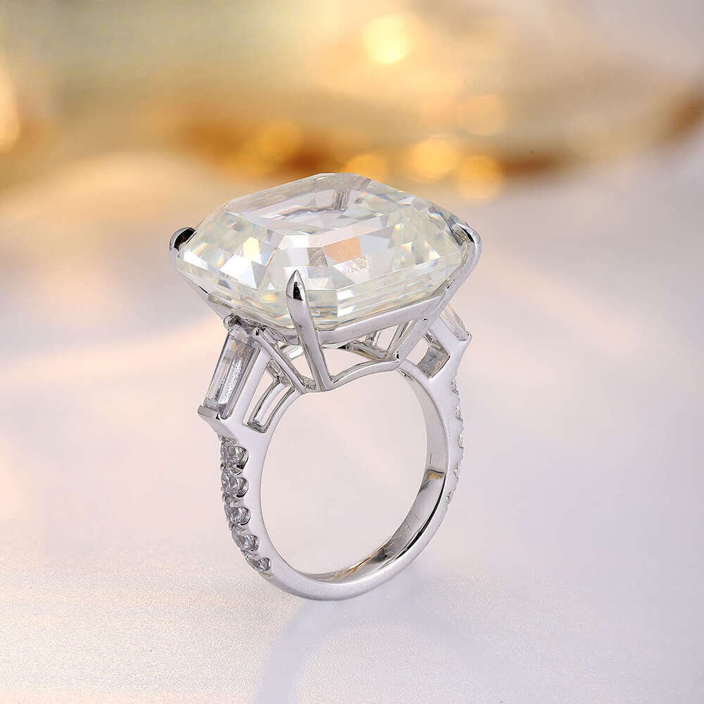 High Quality Asher Cut Three Stone Moissanite Jewelry Pure White Gold Engagement Ring